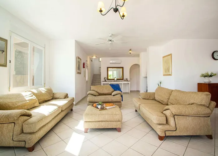 Helios - Plusholidays Villa