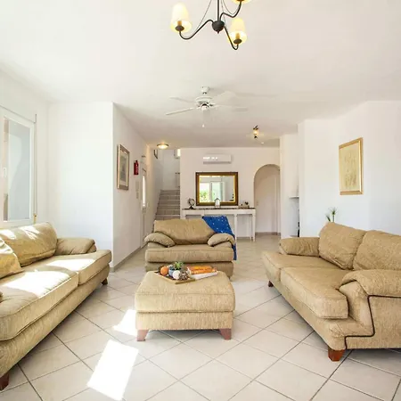 Helios - Plusholidays Villa